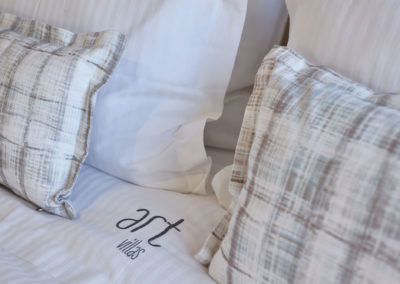 Villa-Piano-bedroom-pillow-logo-detail